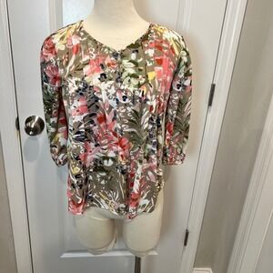 Juniper + Lime Women Knit Top Pleated Front Floral Tan PS